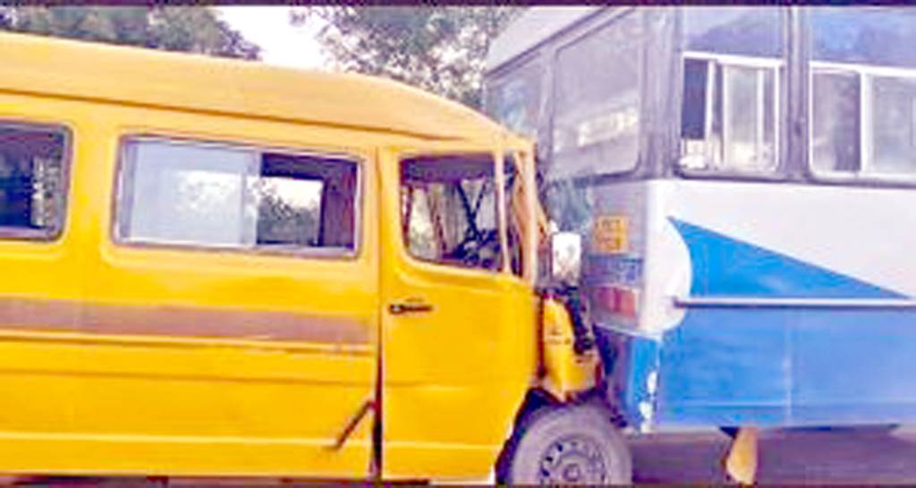 Terrible Collision Between PRTC Bus and School Van in Bareta Mansa Several Children Injured
